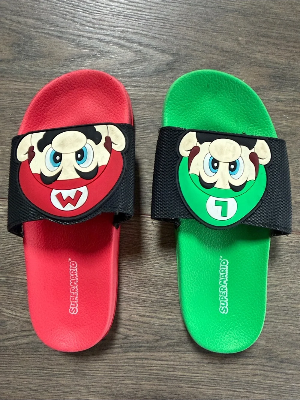 Super Mario Nintendo Sandals Boys Size 1-2 Mario & Luigi Slide Sandal Green Red